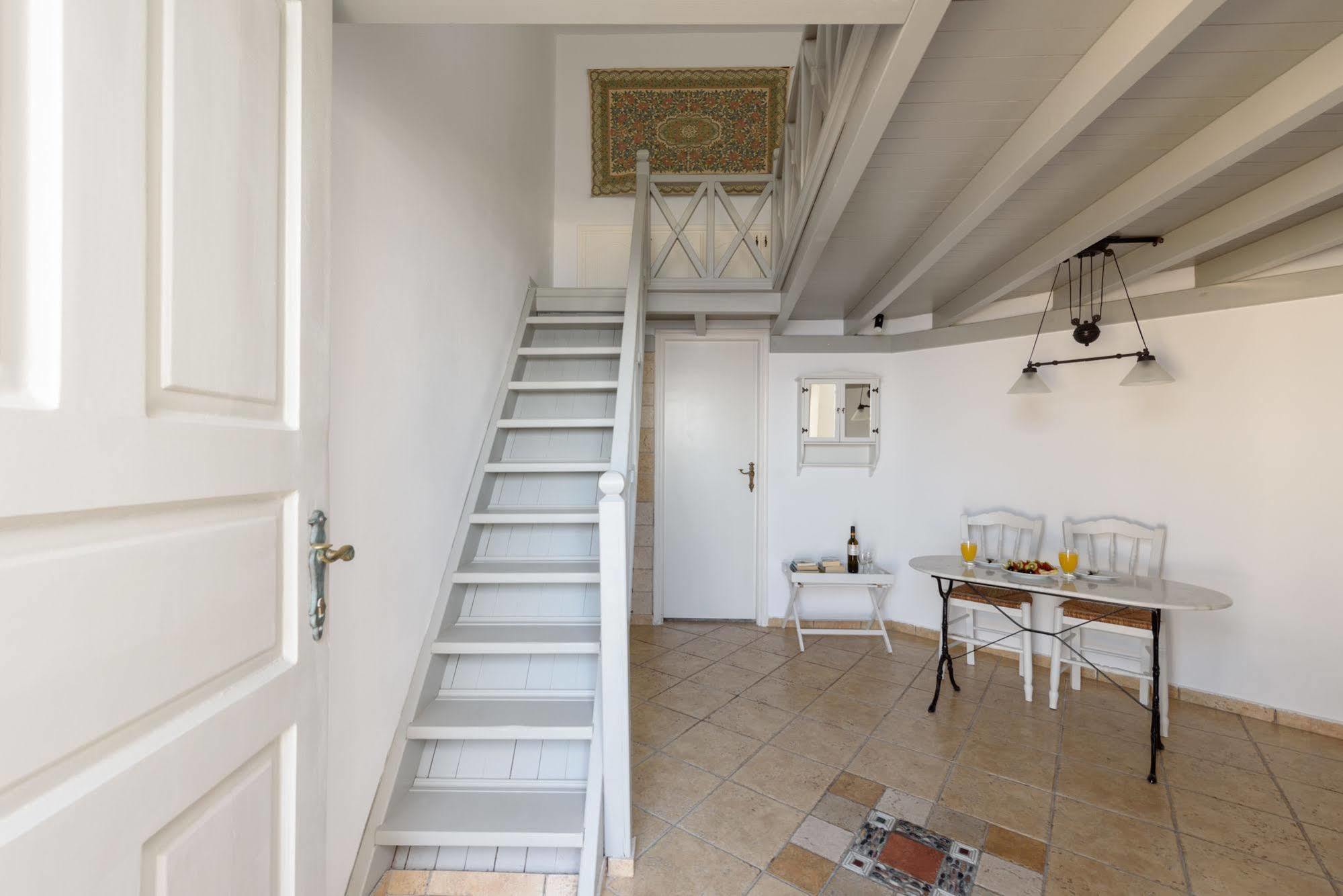 אימרוביגלי Vista Mare Suites מראה חיצוני תמונה